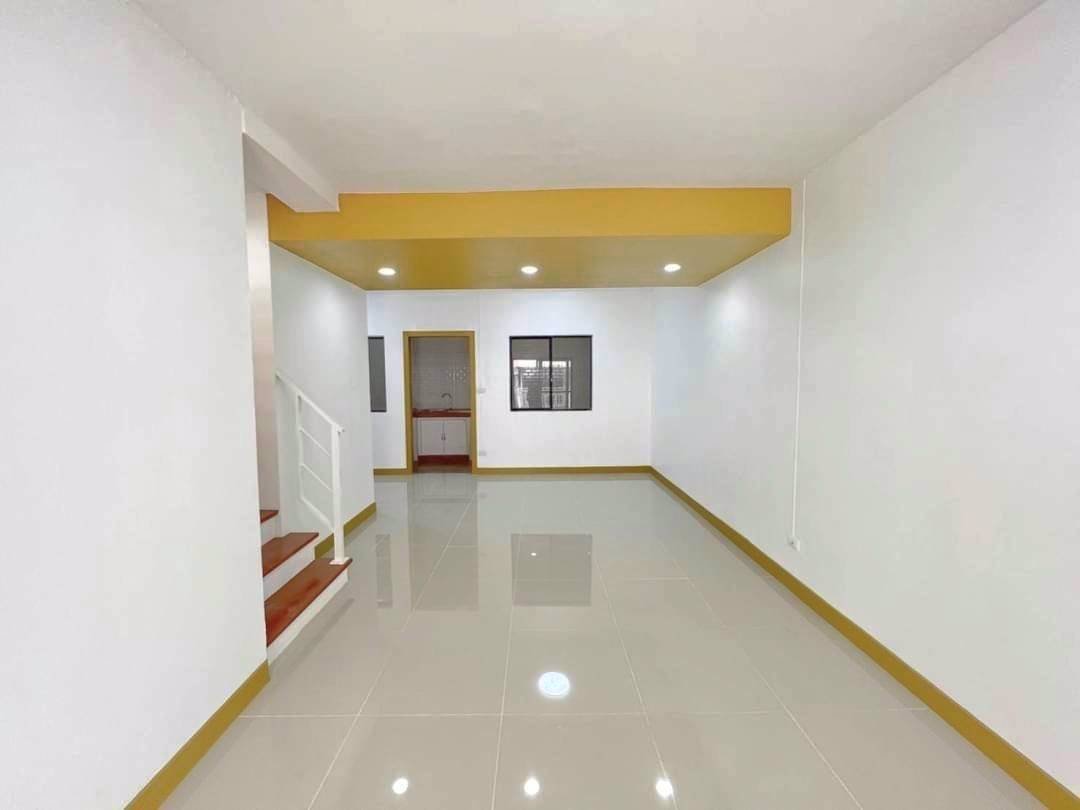 หมู่บ้านพฤกษา54-คลองถนนใกล้รถไฟฟ้า-ตกแต่งใหม่สวยพร้อมเข้าอยู่