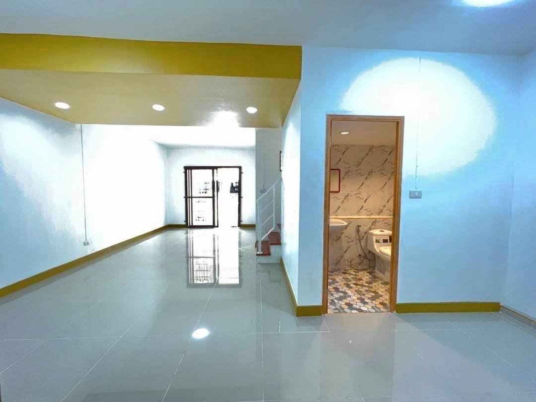 หมู่บ้านพฤกษา54-คลองถนนใกล้รถไฟฟ้า-ตกแต่งใหม่สวยพร้อมเข้าอยู่