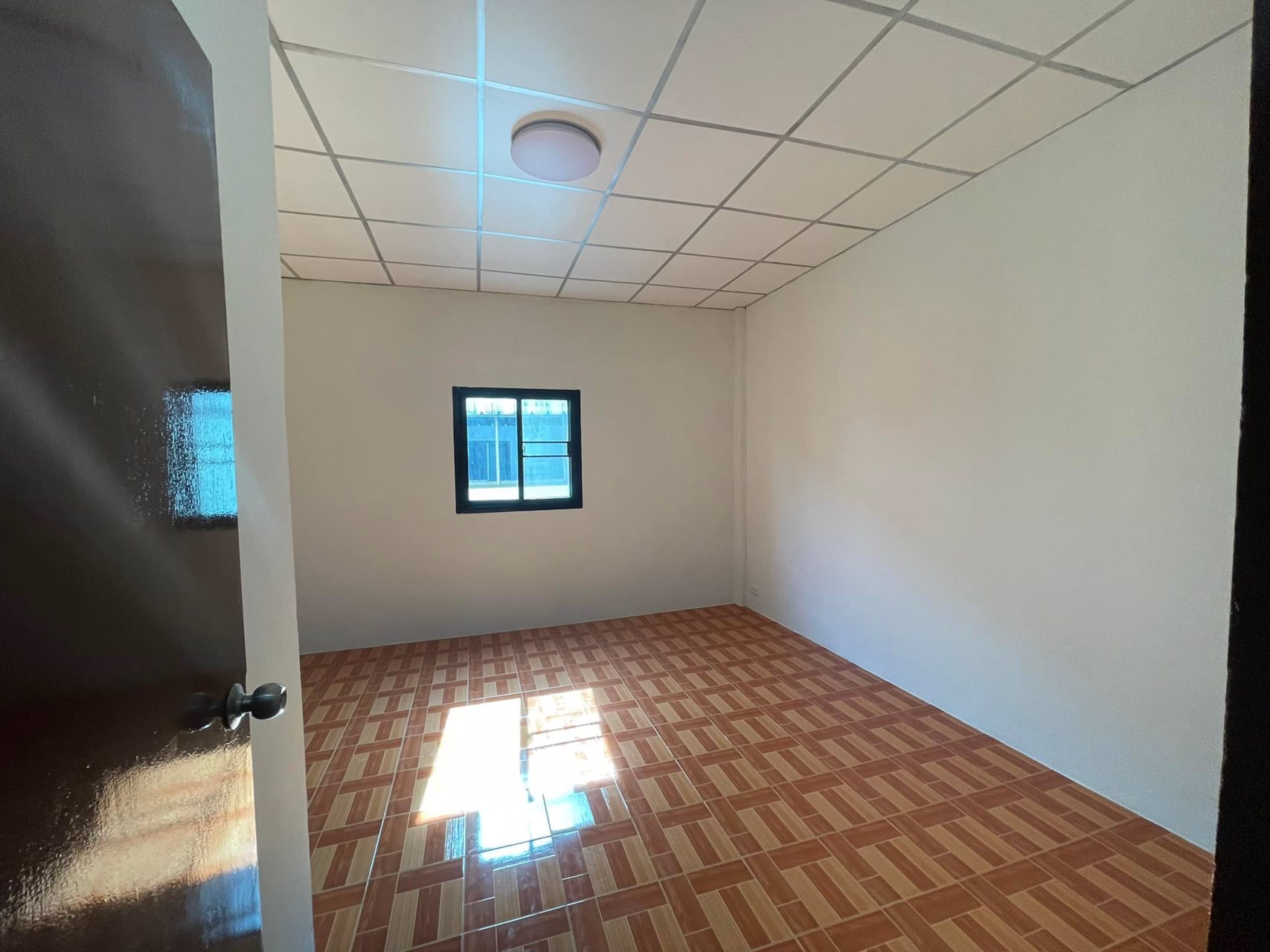 ทาวน์เฮ้าส์พร้อมอยู่-ถนนรามอินทรา109-ซอยพระยาสุเรนทร์-19-หมู่บ้านอินทราวิวล์