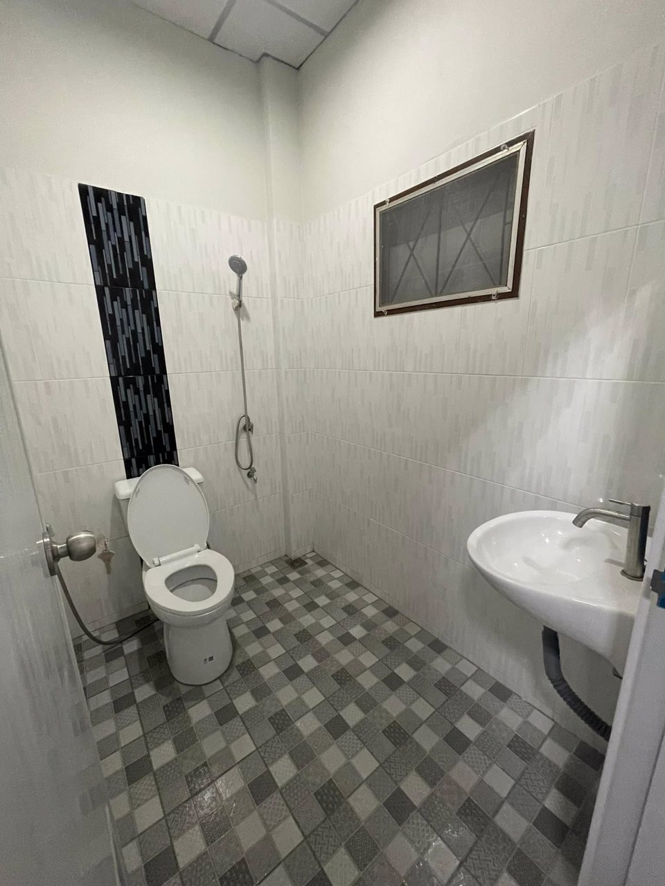 ทาวน์เฮ้าส์พร้อมอยู่-ถนนรามอินทรา109-ซอยพระยาสุเรนทร์-19-หมู่บ้านอินทราวิวล์