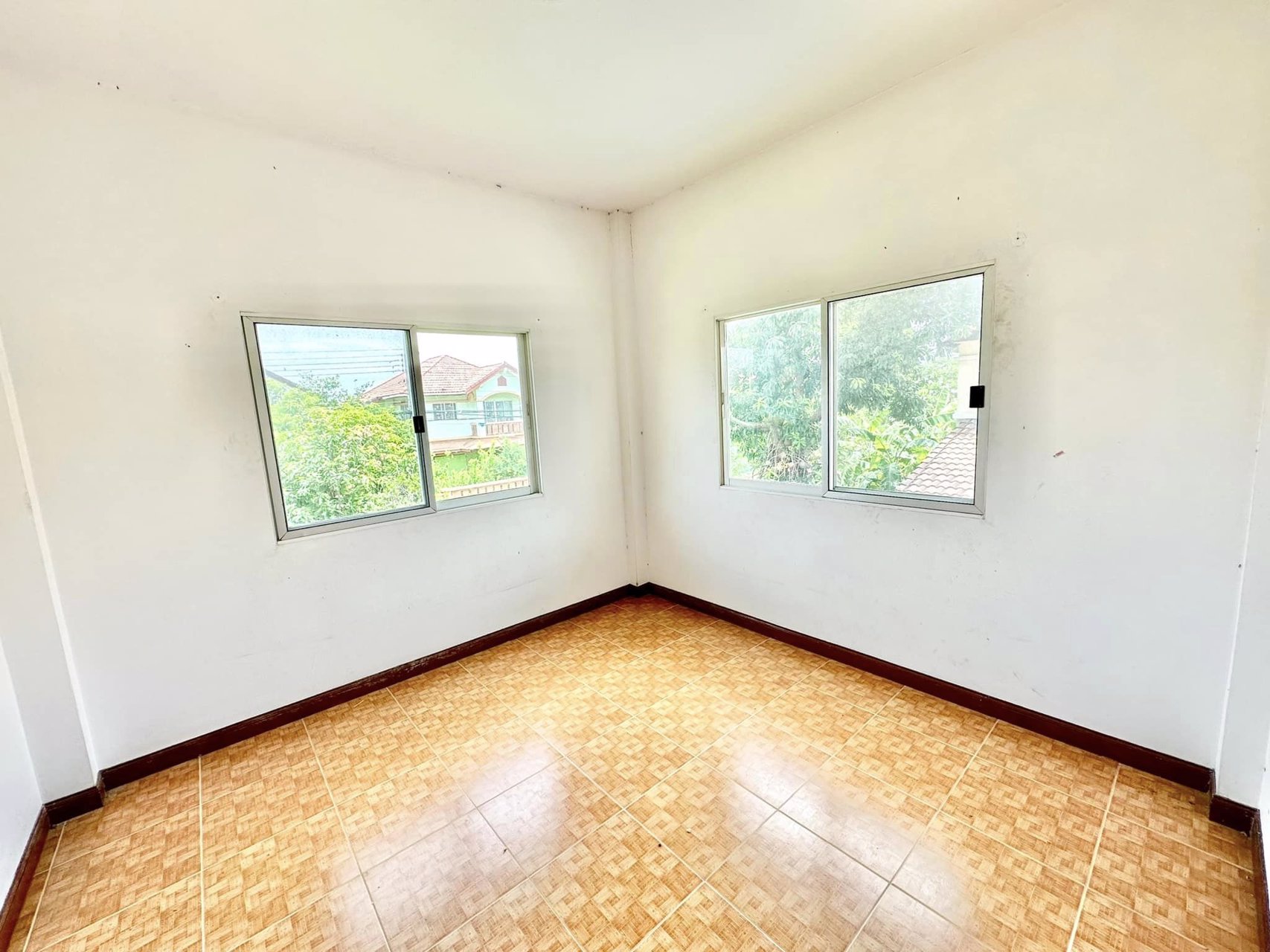 ขายด่วน-บ้านเดี่ยวหลังใหญ่-100-ตรว