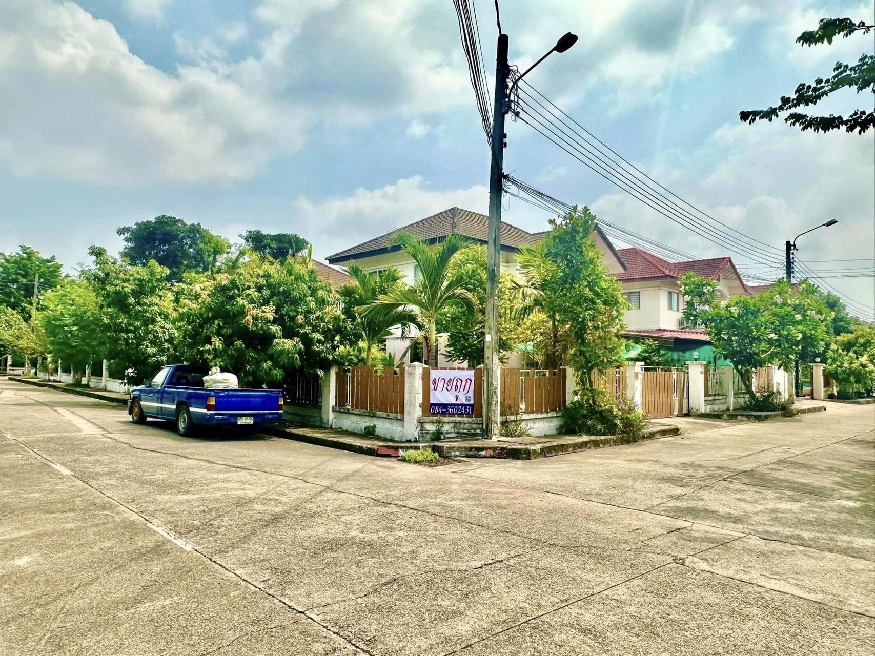 ขายด่วน-บ้านเดี่ยวหลังใหญ่-100-ตรว