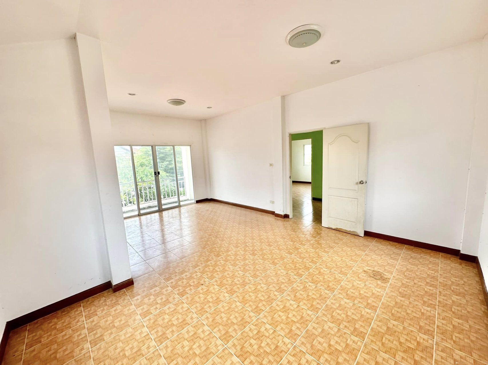 ขายด่วน-บ้านเดี่ยวหลังใหญ่-100-ตรว