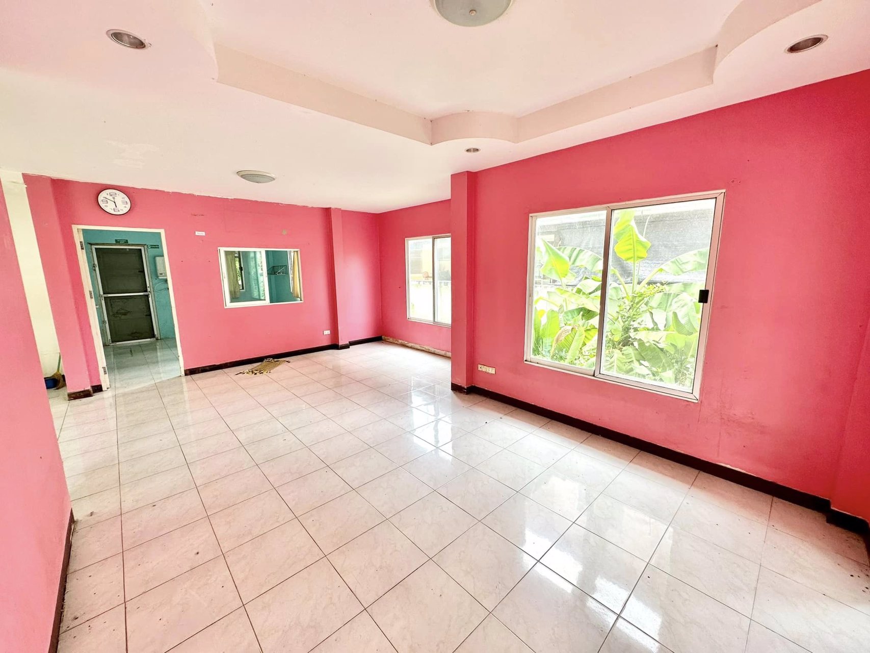 ขายด่วน-บ้านเดี่ยวหลังใหญ่-100-ตรว