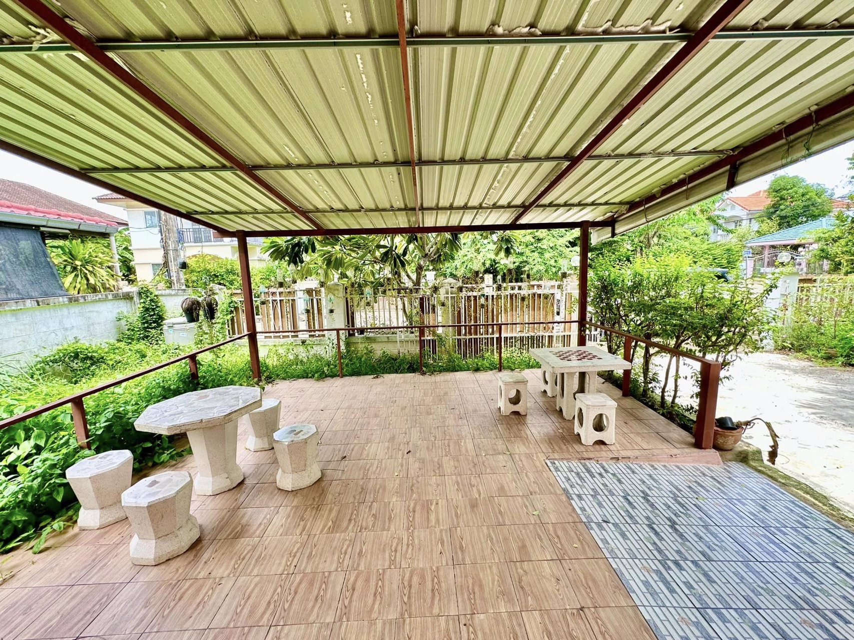 ขายด่วน-บ้านเดี่ยวหลังใหญ่-100-ตรว