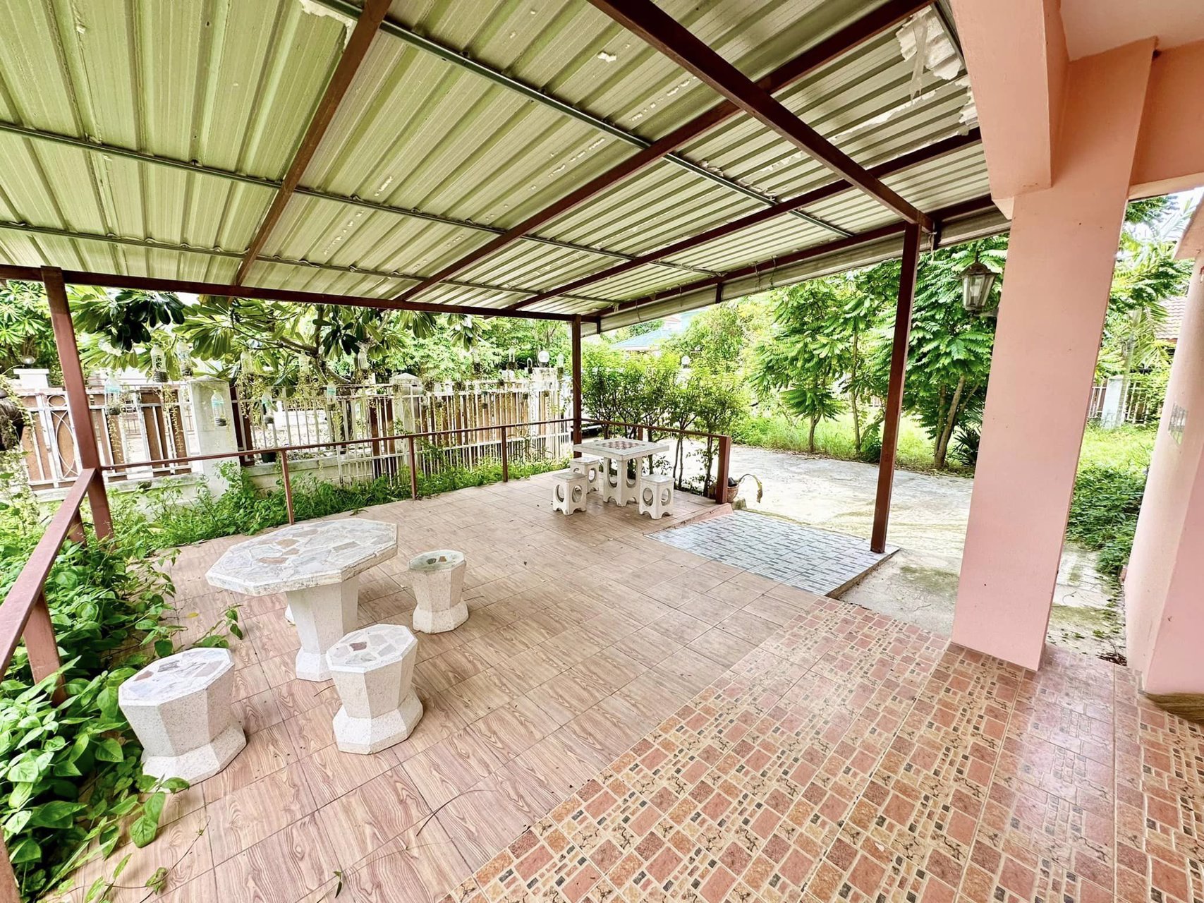 ขายด่วน-บ้านเดี่ยวหลังใหญ่-100-ตรว