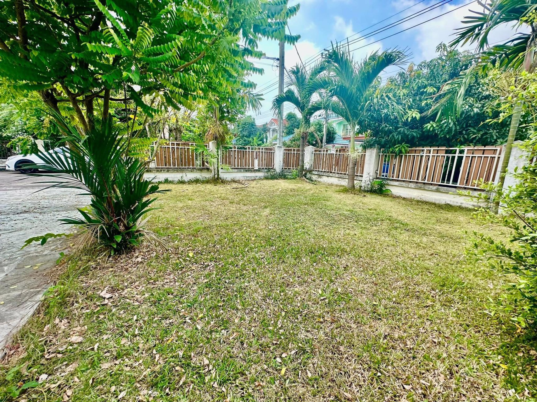 ขายด่วน-บ้านเดี่ยวหลังใหญ่-100-ตรว