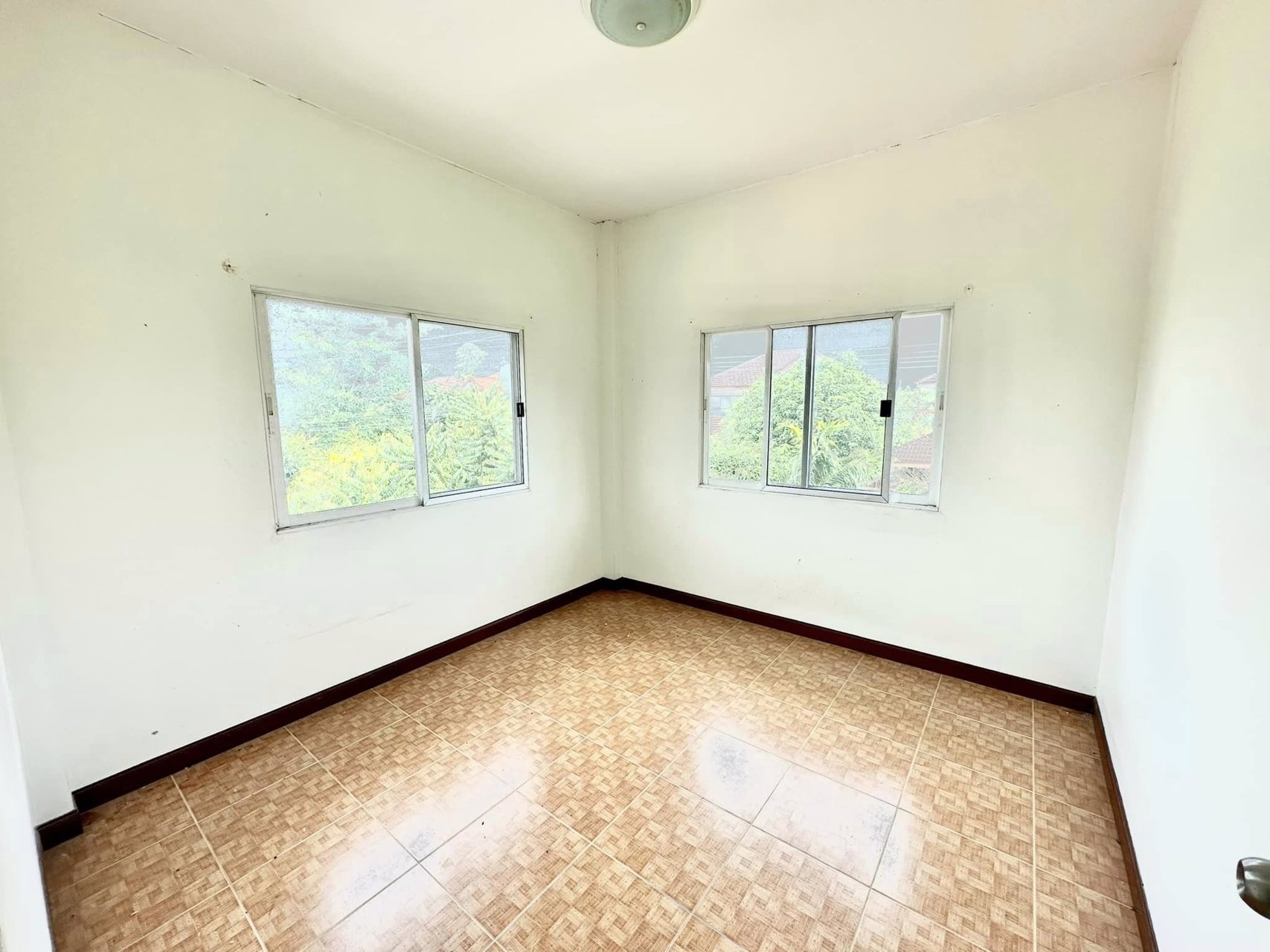 ขายด่วน-บ้านเดี่ยวหลังใหญ่-100-ตรว