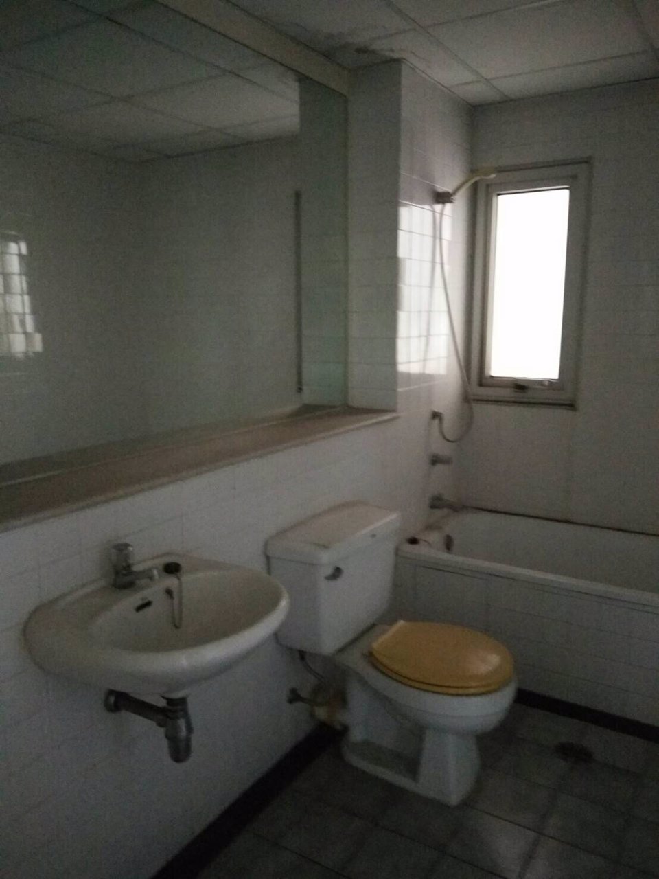 ขายคอนโดเลควิว-เมืองทองธานี-ราคาคุ้มค่า-เจ้าของขายเอง-