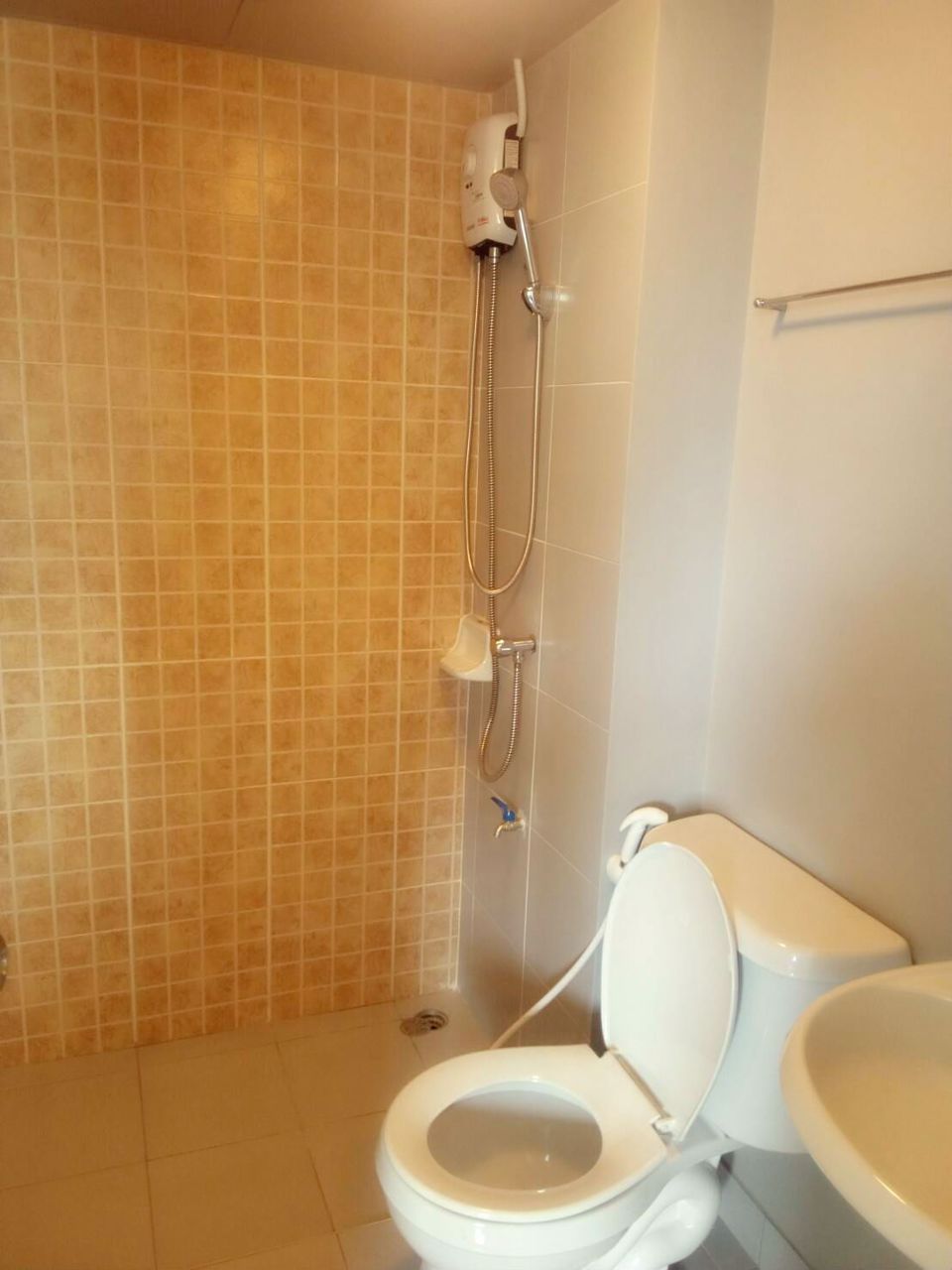 ให้เช่าเฟอร์ครบชุด-สุดคุ้ม-คอนโด-ลุมพินี-รังสิต-ธัญบุรี-คลอง1-ใกล้ฟิวเจอร์พาร์ค-เพียง-4800-บ