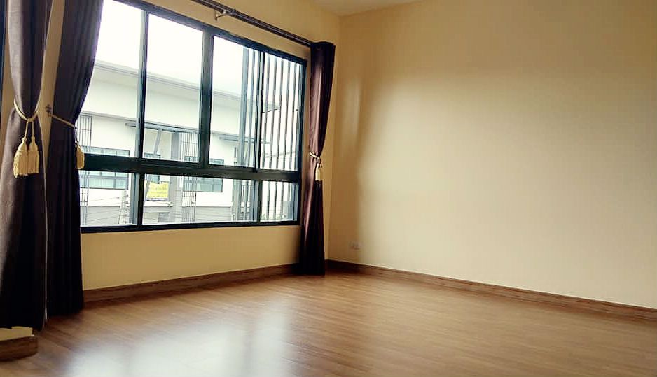 ให้เช่าทำโฮมออฟฟิศ-ทาวน์โฮม3ชั้น-คาซ่าซิตี้-วงแหวน-ลำลูกกา-ค5-แบบ-3ห้องนอน-แอร์4ตัว-เพียง18000บ