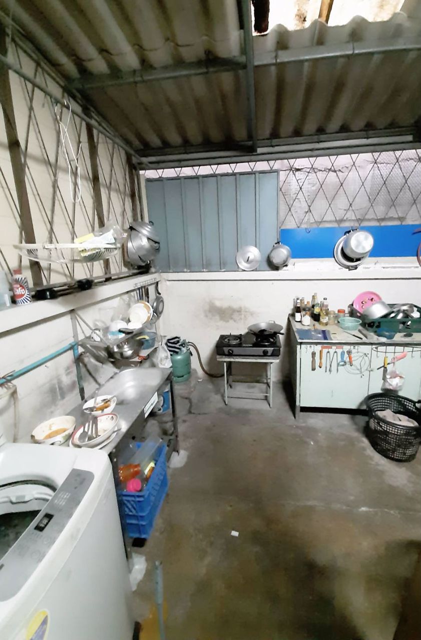 ขายถูก-เจ้าของขายเองบ้านเปล่า-ทาวน์โฮม2ชั้น-2นอน-2น้ำ-ทำเลดีใกล้-big-c-ลำลูกกาคลอง4-เพียง-156-ลบ