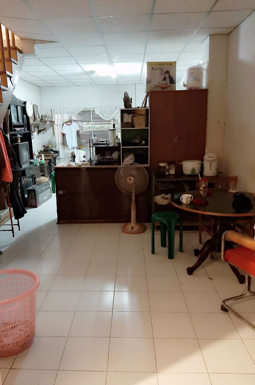 ขายถูก-เจ้าของขายเองบ้านเปล่า-ทาวน์โฮม2ชั้น-2นอน-2น้ำ-ทำเลดีใกล้-big-c-ลำลูกกาคลอง4-เพียง-156-ลบ