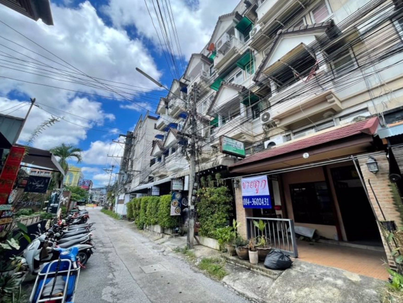 ขายด่วน-ตึกแถว-ทำเลทอง-ติดคูเมือง-เชียงใหม่-เป็นตึกแถว-4-ชั้นครึ่ง-ย่านเศรษฐกิจ