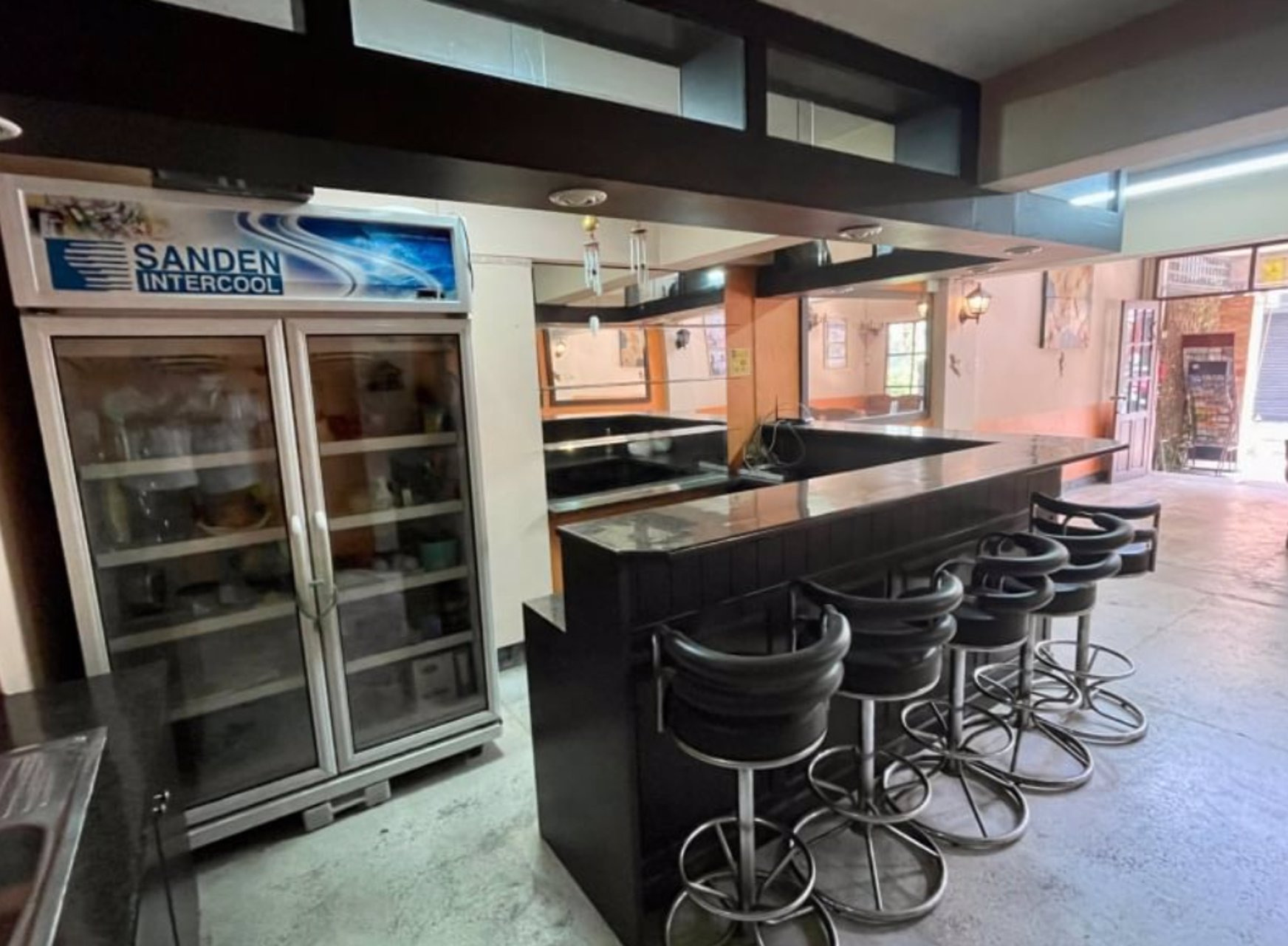 ขายด่วน-ตึกแถว-ทำเลทอง-ติดคูเมือง-เชียงใหม่-เป็นตึกแถว-4-ชั้นครึ่ง-ย่านเศรษฐกิจ