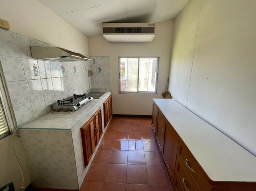 ขายด่วน-ตึกแถว-ทำเลทอง-ติดคูเมือง-เชียงใหม่-เป็นตึกแถว-4-ชั้นครึ่ง-ย่านเศรษฐกิจ