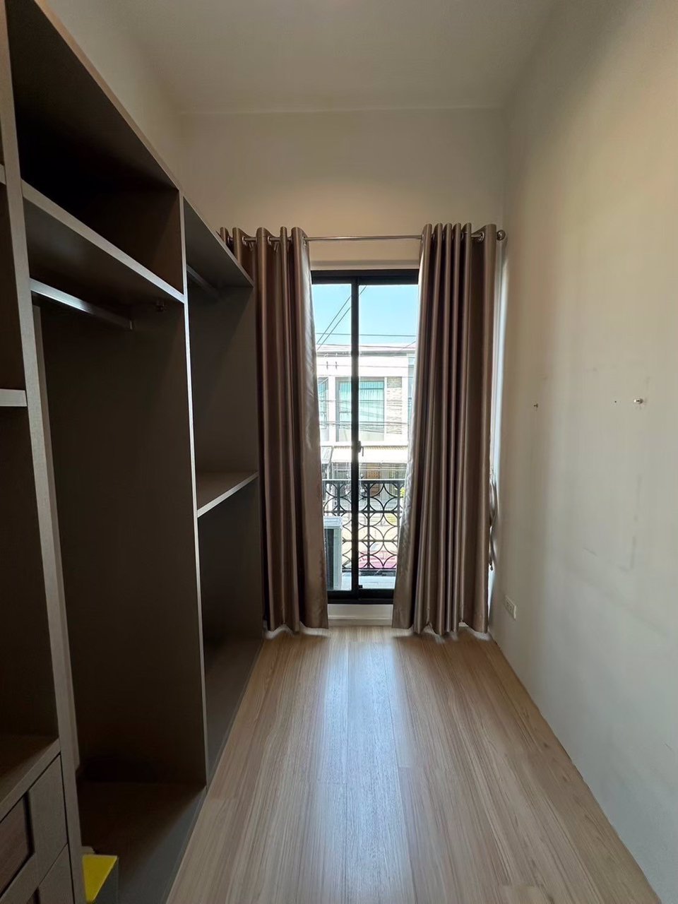 ขาย-ทาวน์เฮ้าส์-2-ชั้น-เนื้อที่-18-ตรว-3-ห้องนอน-2-ห้องน้ำ