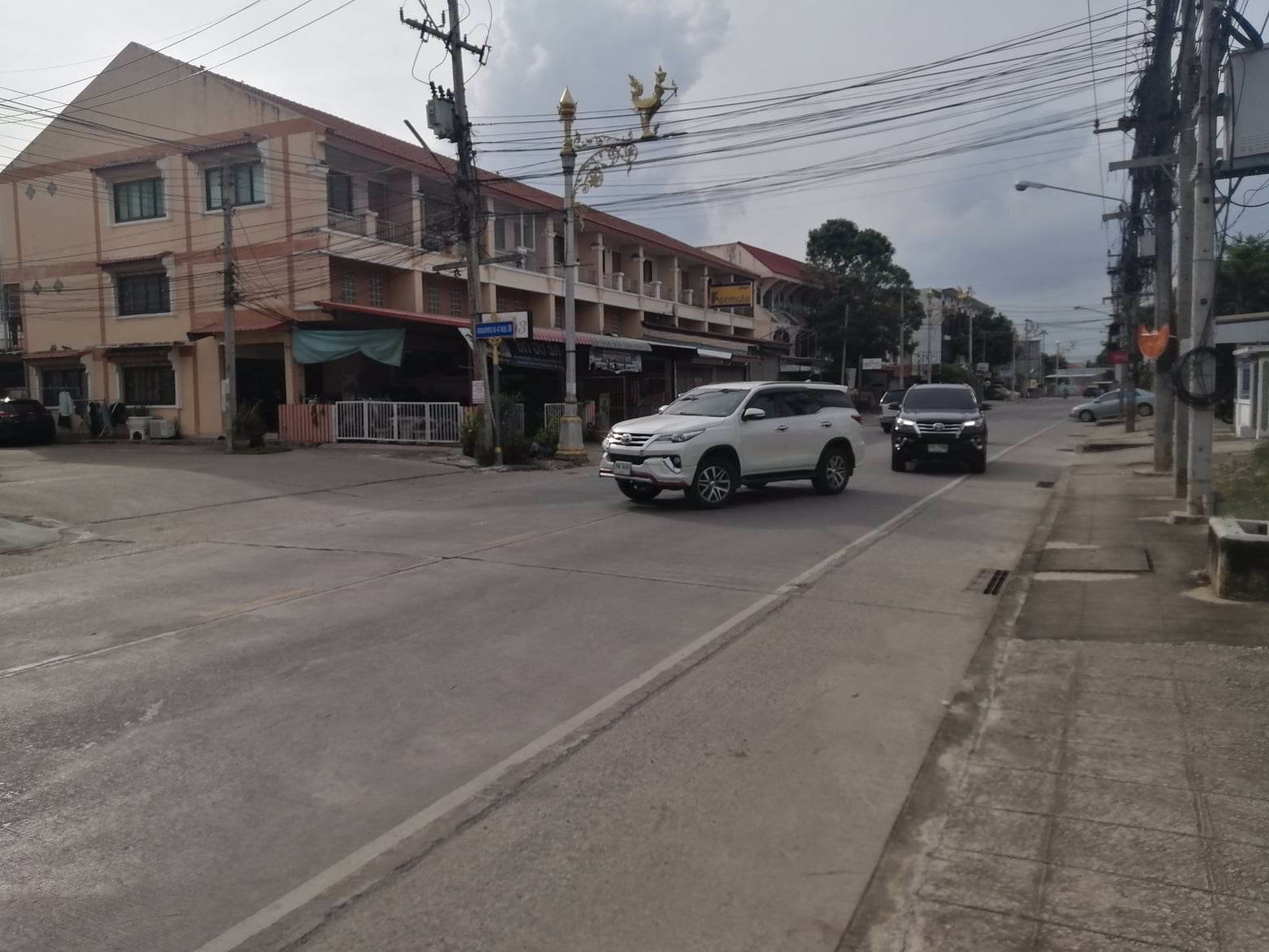 ขายด่วน-ขายอาคารพาณิชย์-สภาพดี-ทำเลดีเยี่ยม-ติดถนน-ใกล้-รพสระบุรี