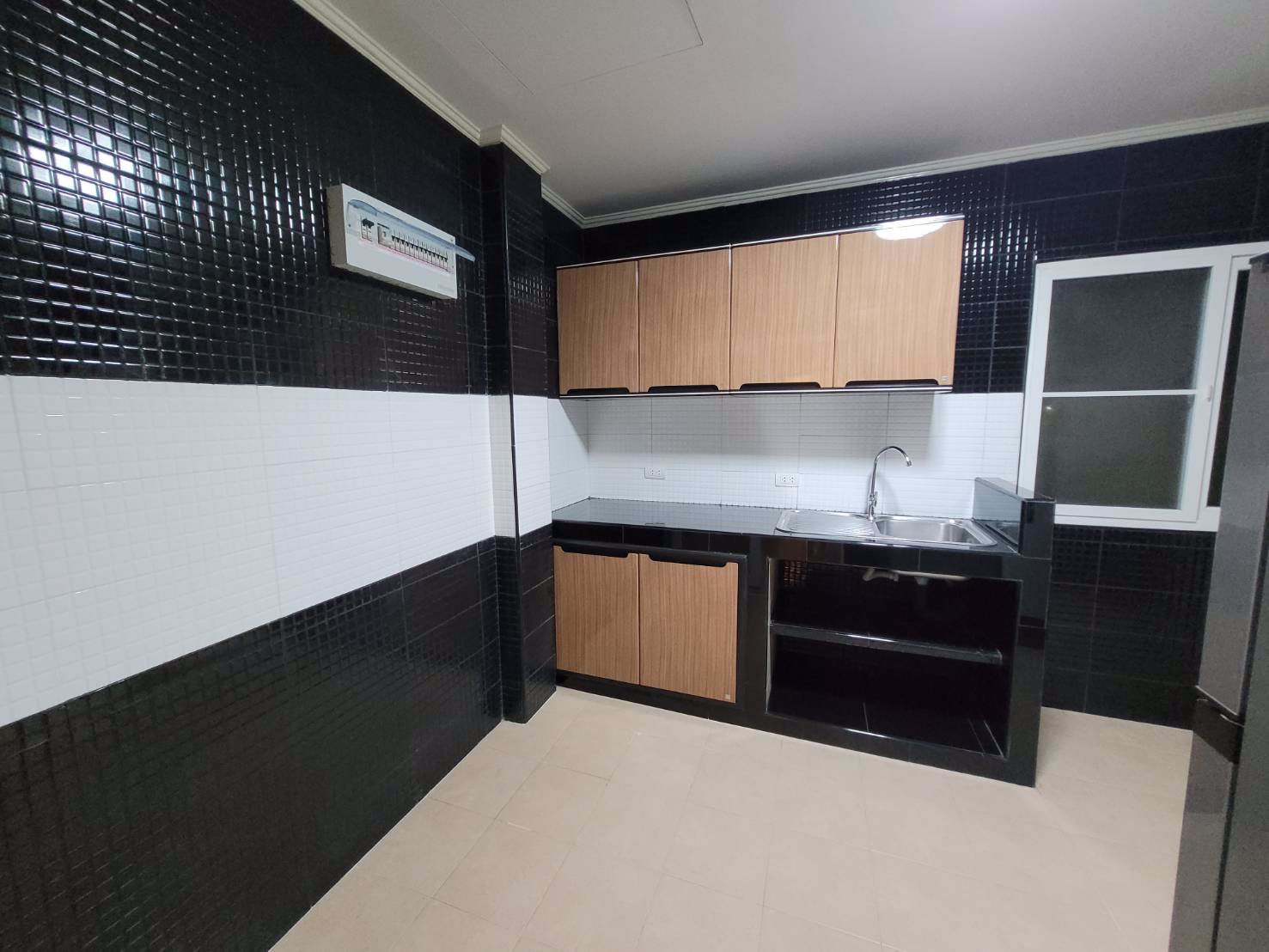 ศุภาลัย-สวนหลวง-ติดถนนใหญ่-บ้านเดี่ยวให้เช่า-ตกแต่งใหม่-เป็นบ้านตัวอย่างหลังที่-4-จากถนนใหญ่-หรู