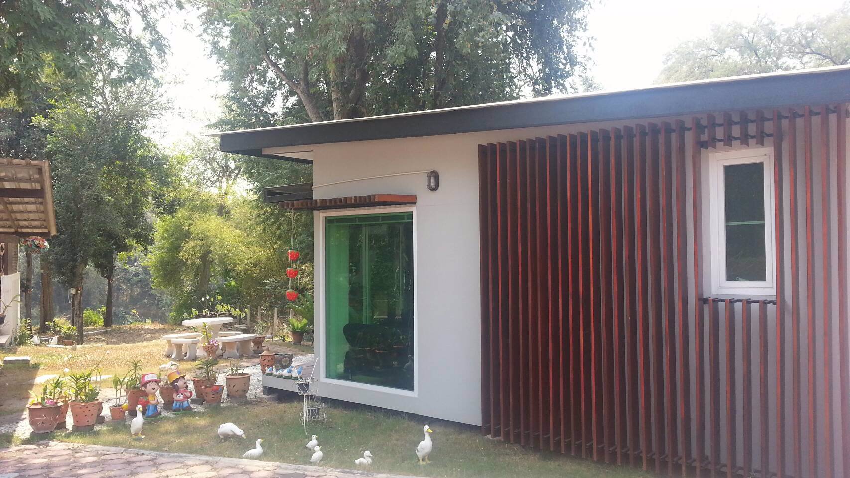 บ้านหลีกพักจากเมืองกรุง-มีความเป็นส่วนตัว-บนพื้นที่-1ไร่-สไตล์tropical-modern-ติดแม่น้ำป่าสัก