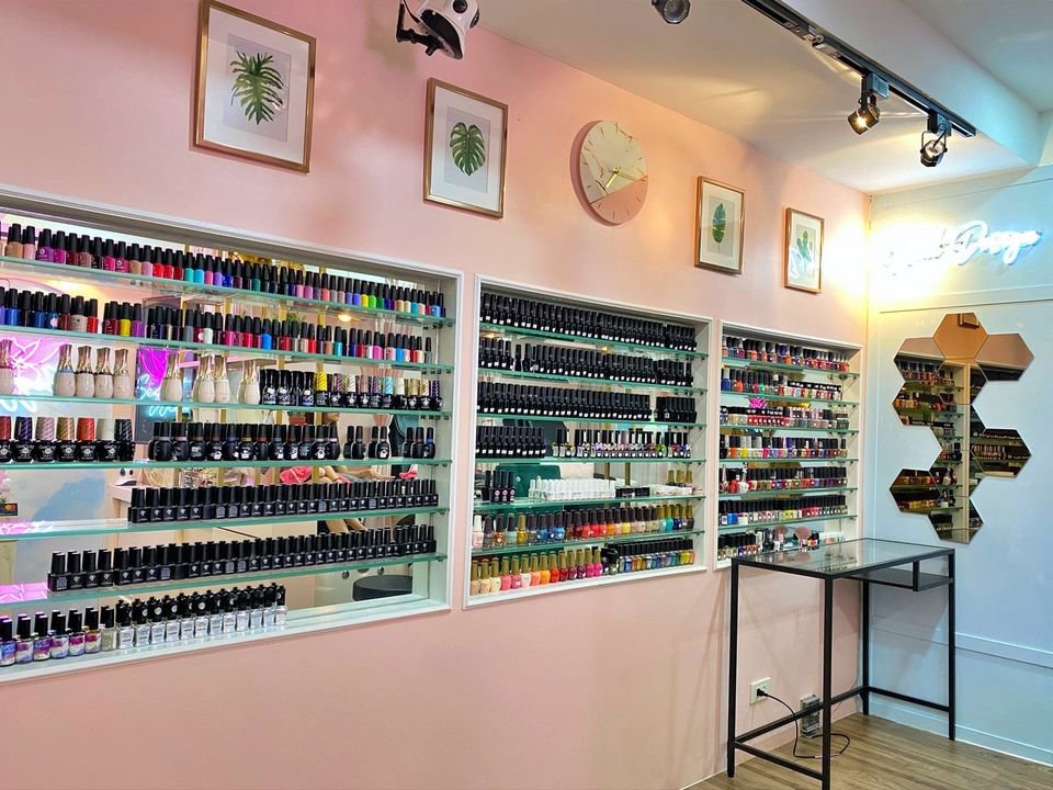 เซ้ง‼️-ร้านทำเล็บ-ติดbtsเพลินจิต-ร้านอยู่ในตึกพลาซ่า-ล้อมรอบด้วยอาคารสำนักงาน