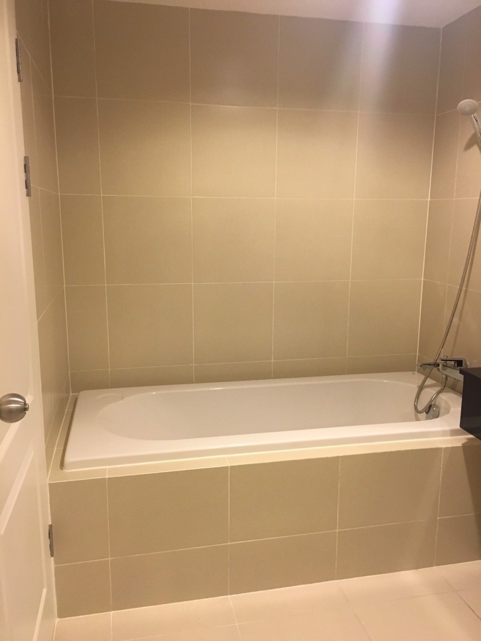 ให้เช่า-คอนโด-เบ็ล-แกรนด์-พระราม-9-ใกล้-mrt-สถานี-พระราม-9-พื้นที่-98-ตรม-3ห้องนอน-2ห้องน้ำ