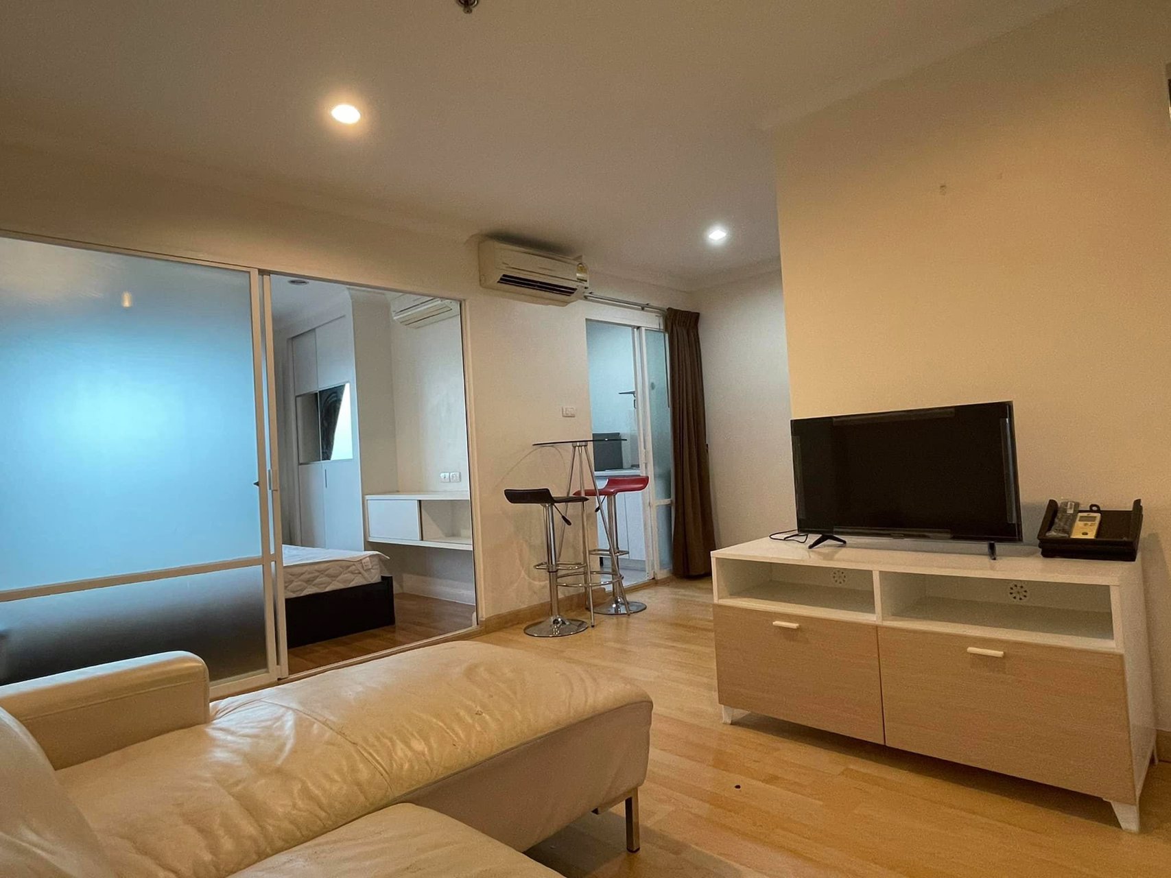 ให้เช่า-คอนโด-ลุมพินี-เพลส-พระราม-9-รัชดา-1-ห้องนอน-ชั้น-23-ขนาด-38-ตรม-ค่าเช่า-12000-บาท