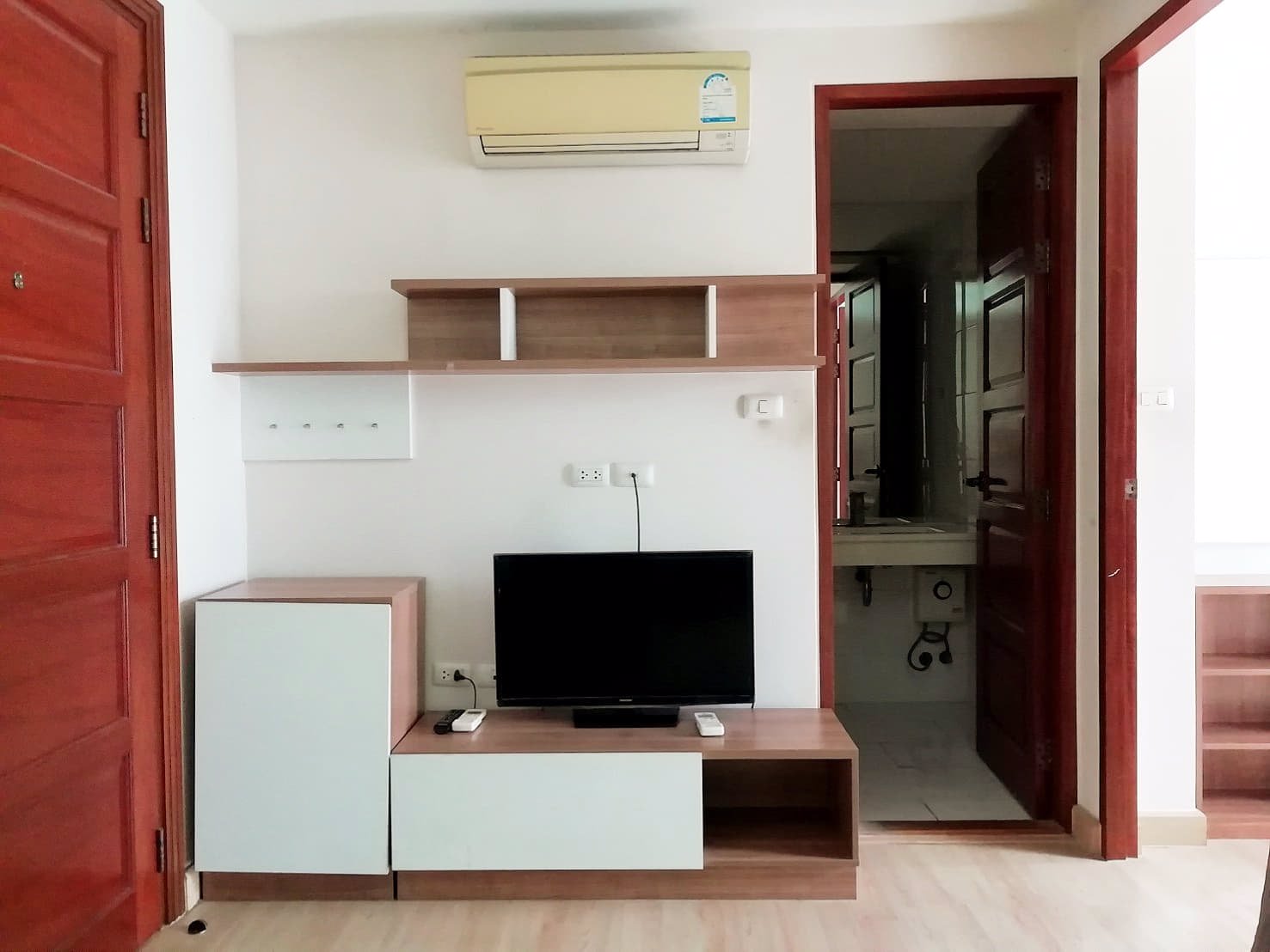 ให้เช่า-คอนโด-emerald-residence-ratchada-ใกล้-mrt-ห้วยขวาง-เเบบ-1-ห้องนอน-1-ห้องน้ำ-1-ห้องครัว