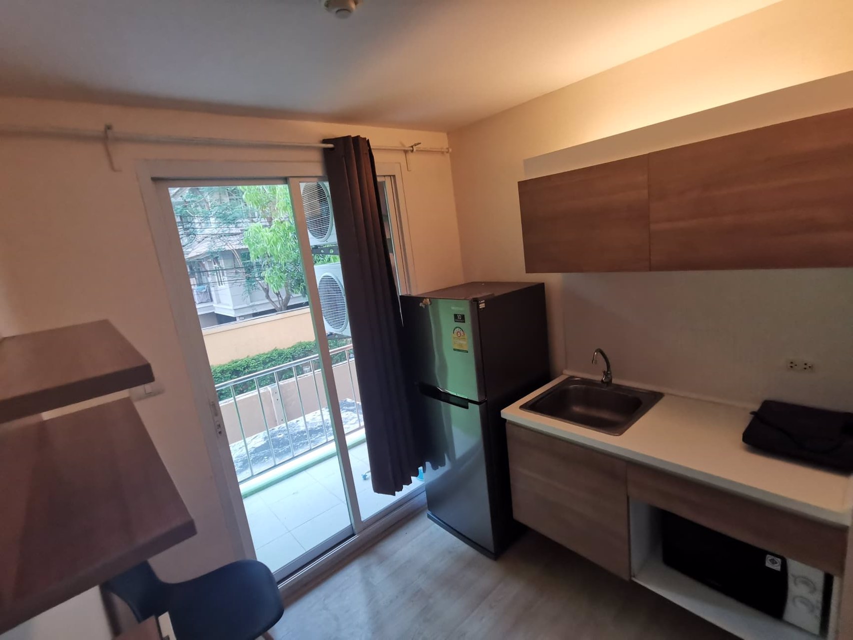 ให้เช่า-คอนโด-emerald-residence-ratchada-ใกล้-mrt-ห้วยขวาง-เเบบ-1-ห้องนอน-1-ห้องน้ำ-1-ห้องครัว