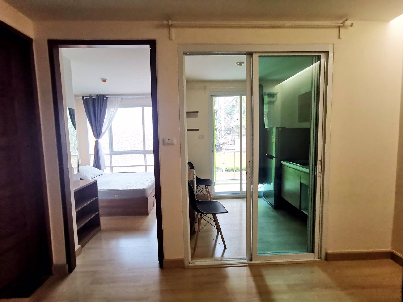 ให้เช่า-คอนโด-emerald-residence-ratchada-ใกล้-mrt-ห้วยขวาง-เเบบ-1-ห้องนอน-1-ห้องน้ำ-1-ห้องครัว