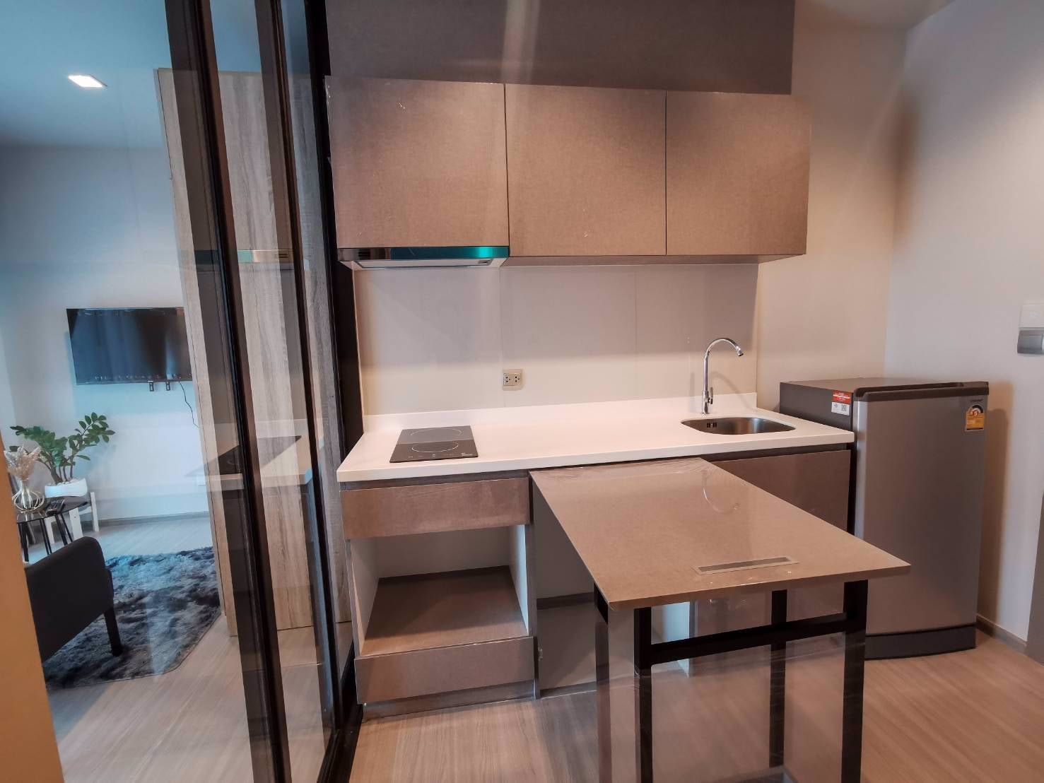 ให้เช่า-คอนโด-ไลฟ์-อโศก-พระราม-9-life-asoke-rama-9-1-ห้องนอน-1-ห้องน้ำ-ครัวปิด-ขนาด-28-ตรม