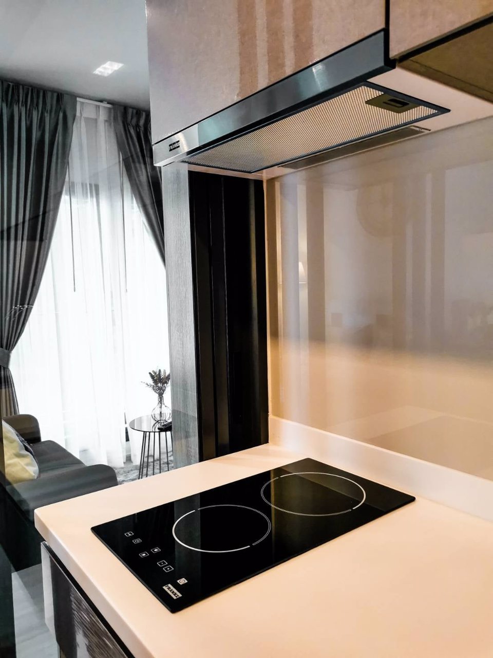 ให้เช่า-คอนโด-ไลฟ์-อโศก-พระราม-9-life-asoke-rama-9-1-ห้องนอน-1-ห้องน้ำ-ครัวปิด-ขนาด-28-ตรม