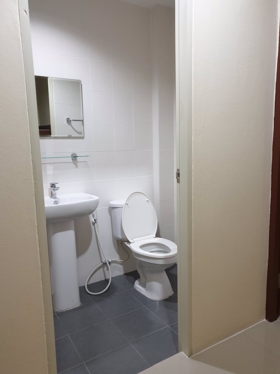 ให้เช่า-ทาวโฮมใหม่-3-ชั้น-4-ห้องนอน-3-ห้องน้ำ-1-ที่จอดรถ-อยู่ในซอยลาดพร้าว-93-จากปากซอย-300-เมตร