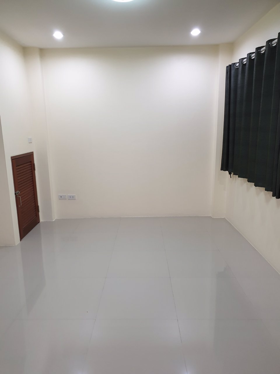 ให้เช่า-ทาวโฮมใหม่-3-ชั้น-4-ห้องนอน-3-ห้องน้ำ-1-ที่จอดรถ-อยู่ในซอยลาดพร้าว-93-จากปากซอย-300-เมตร