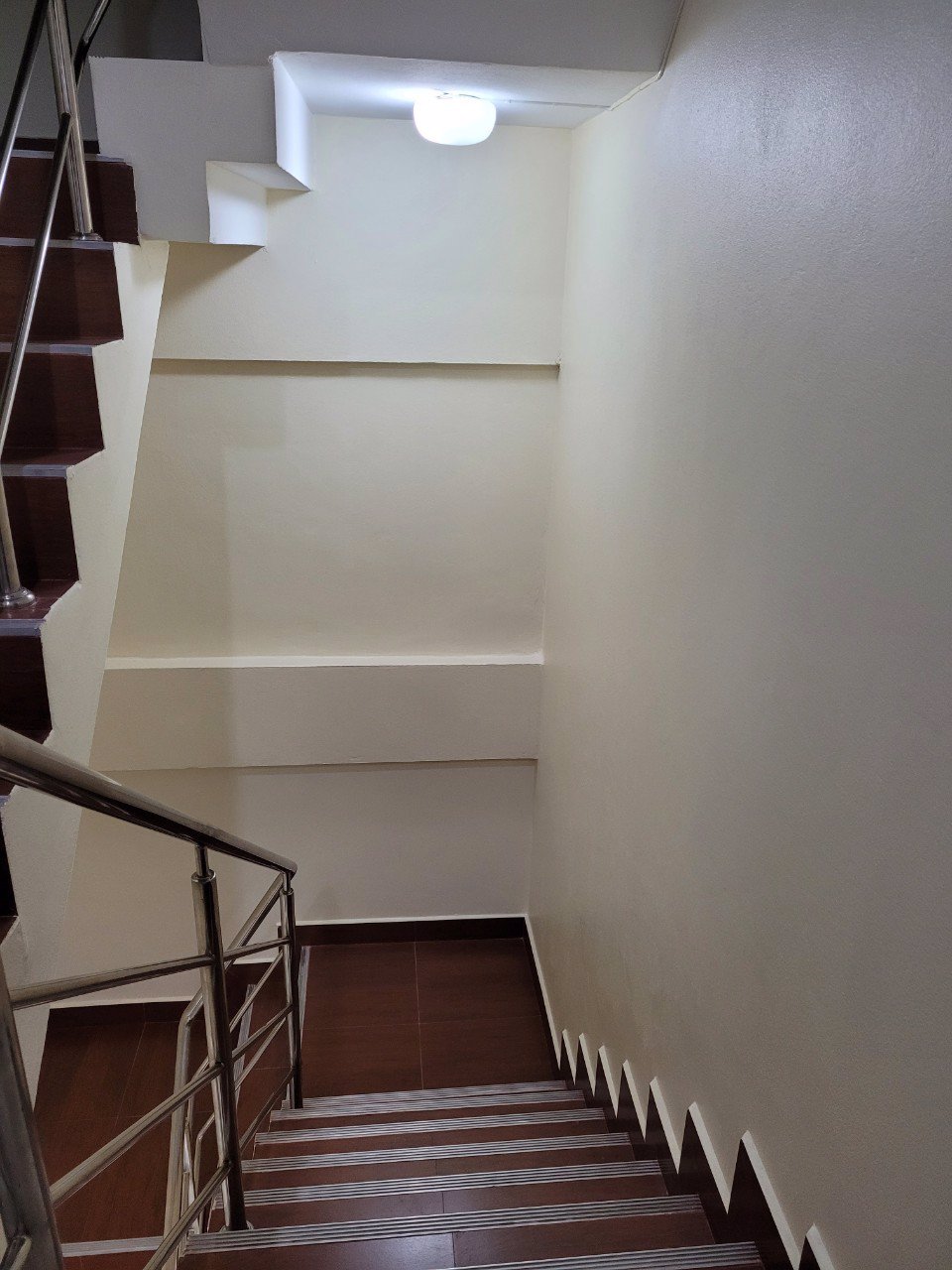 ให้เช่า-ทาวโฮมใหม่-3-ชั้น-4-ห้องนอน-3-ห้องน้ำ-1-ที่จอดรถ-อยู่ในซอยลาดพร้าว-93-จากปากซอย-300-เมตร