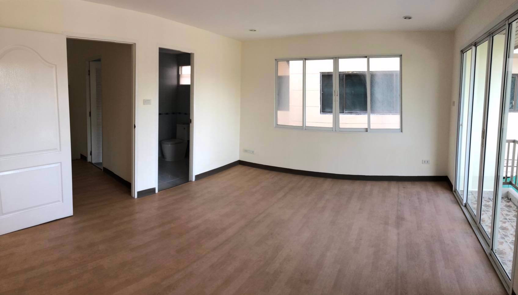 ขายทาวน์โฮมออฟฟิศ-3-ชั้น-ห้องหัวมุม