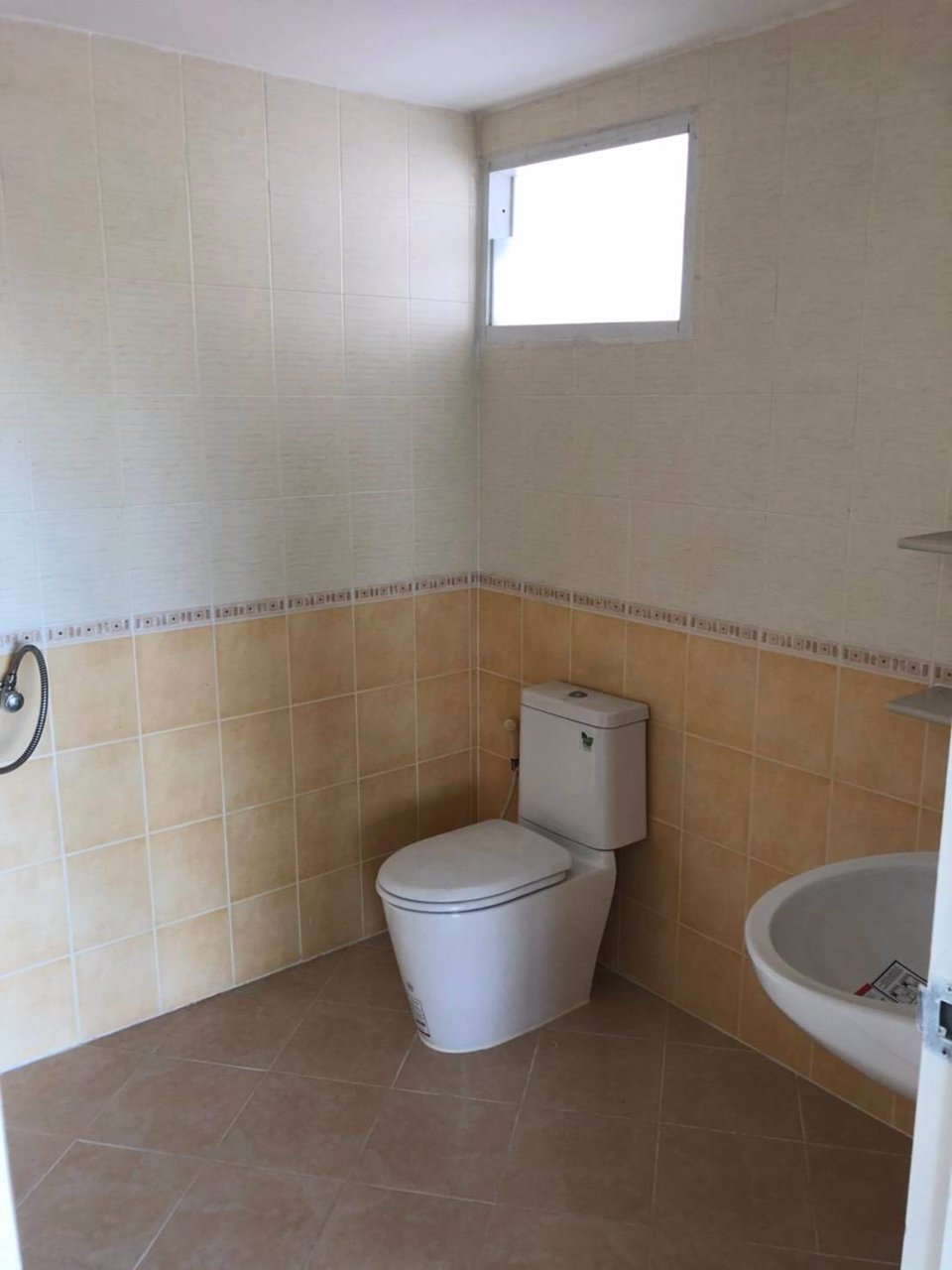 ขายทาวน์โฮมออฟฟิศ-3-ชั้น-ห้องหัวมุม