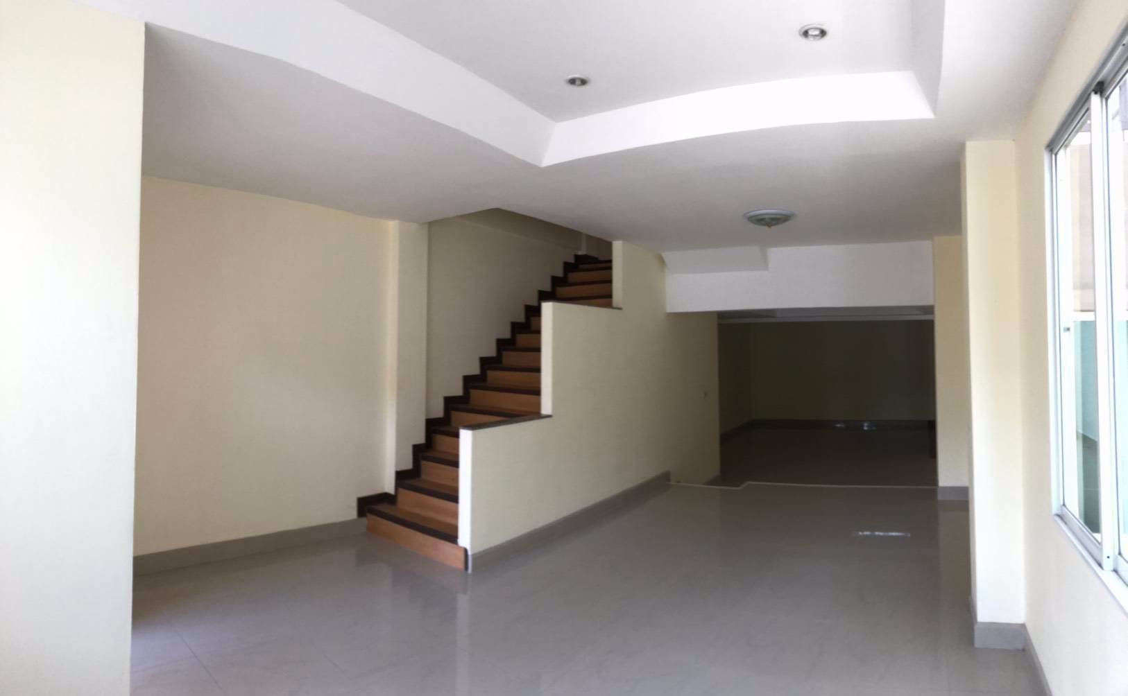 ขายทาวน์โฮมออฟฟิศ-3-ชั้น-ห้องหัวมุม