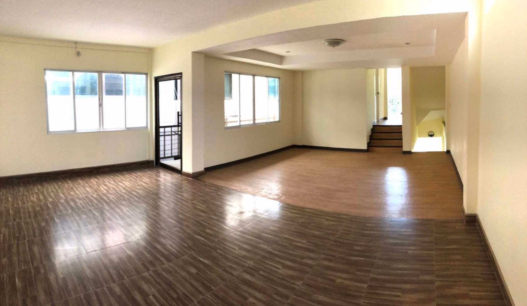 ขายทาวน์โฮมออฟฟิศ-3-ชั้น-ห้องหัวมุม