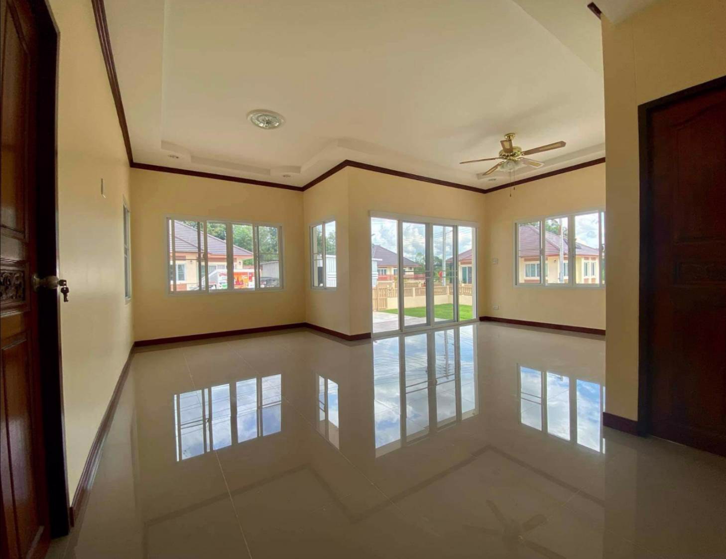 ขายบ้านเดี่ยวทรงปั้นหยา-ราคาถูก-บรรยากาศดี-มหาสารคาม-น้ำไม่ท่วม