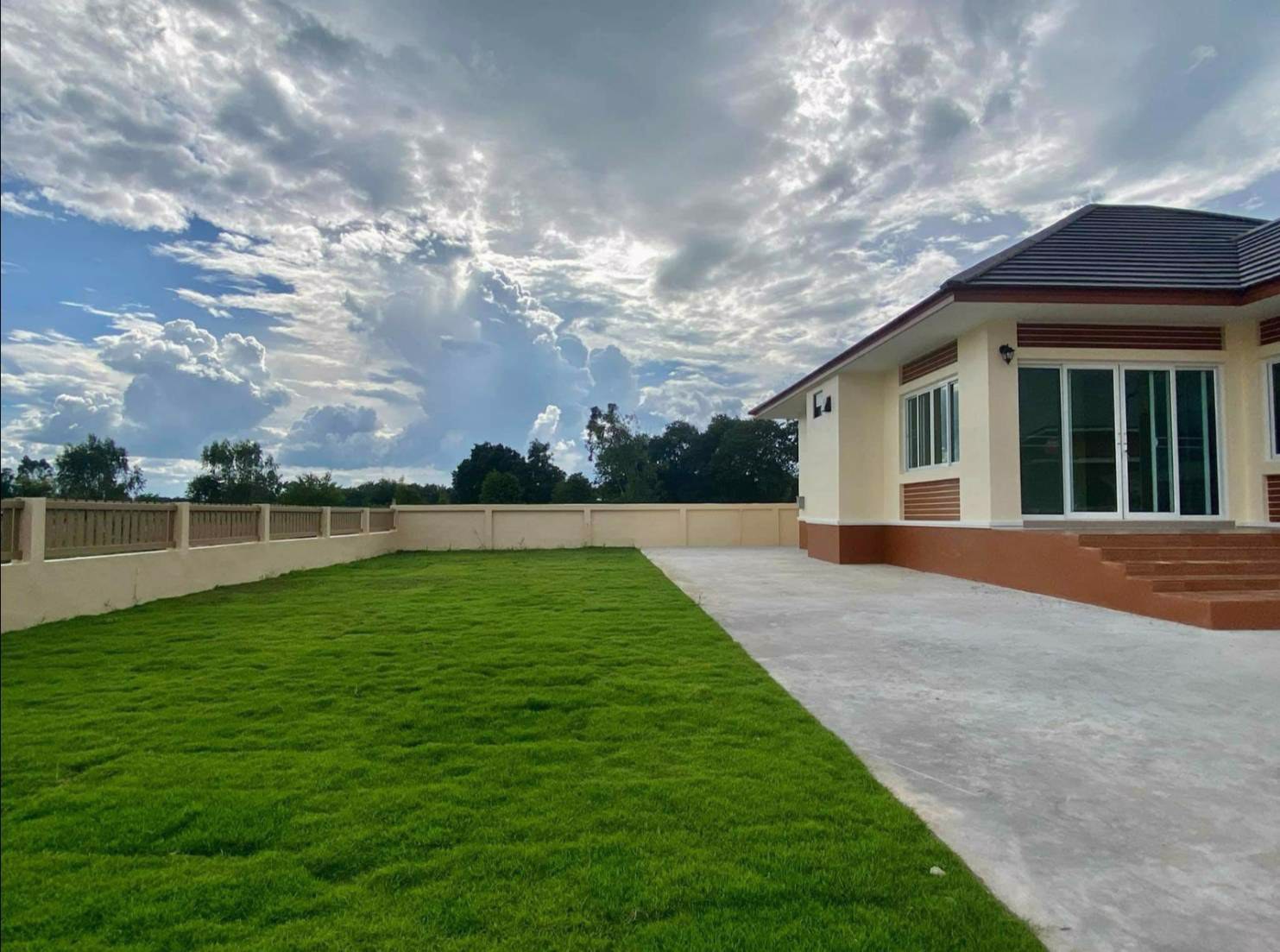 ขายบ้านเดี่ยวทรงปั้นหยา-ราคาถูก-บรรยากาศดี-มหาสารคาม-น้ำไม่ท่วม