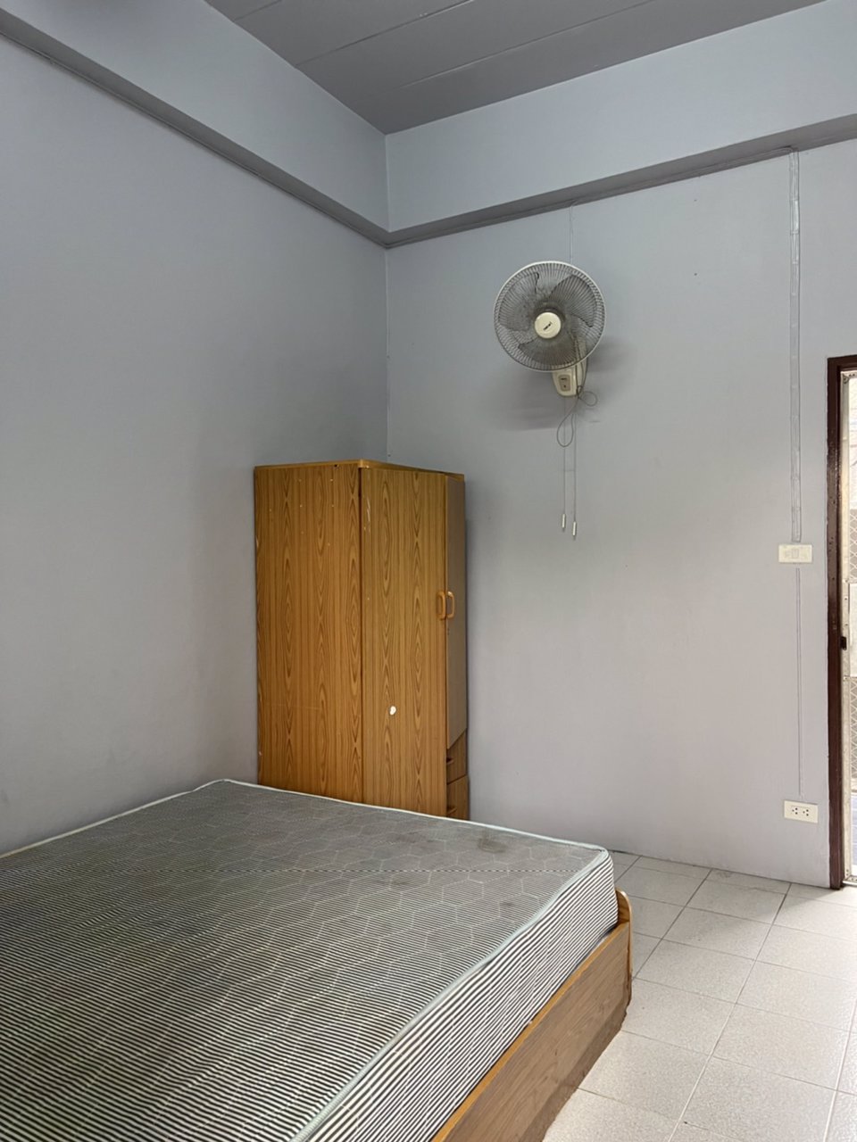 หอพักให้เช่า-และบ้านเช่า-ปวรเทพ