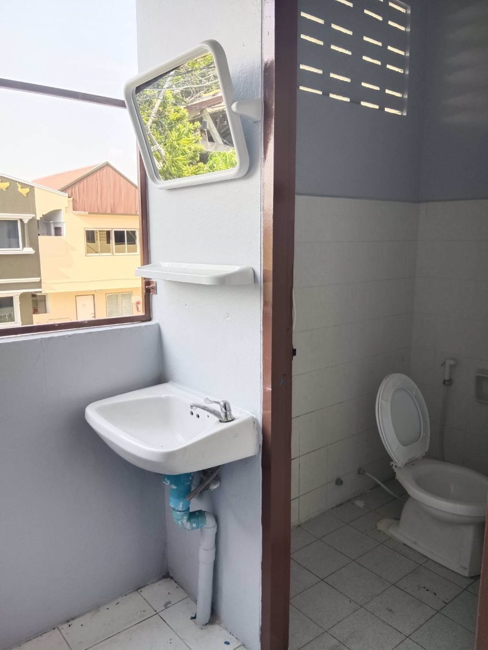 หอพักให้เช่า-และบ้านเช่า-ปวรเทพ