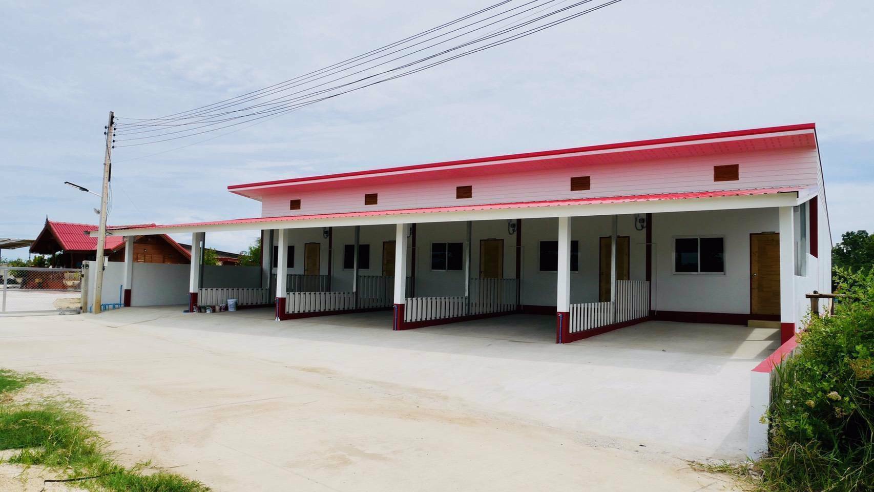 ขายกิจการห้องเช่ารายเดือน-ขนาด-5-ห้องมีแอร์-ห้องน้ำทุกห้อง-สนงเป็นบ้านไม้สัก-2-ห้องนอน-3-ห้องน้ำ