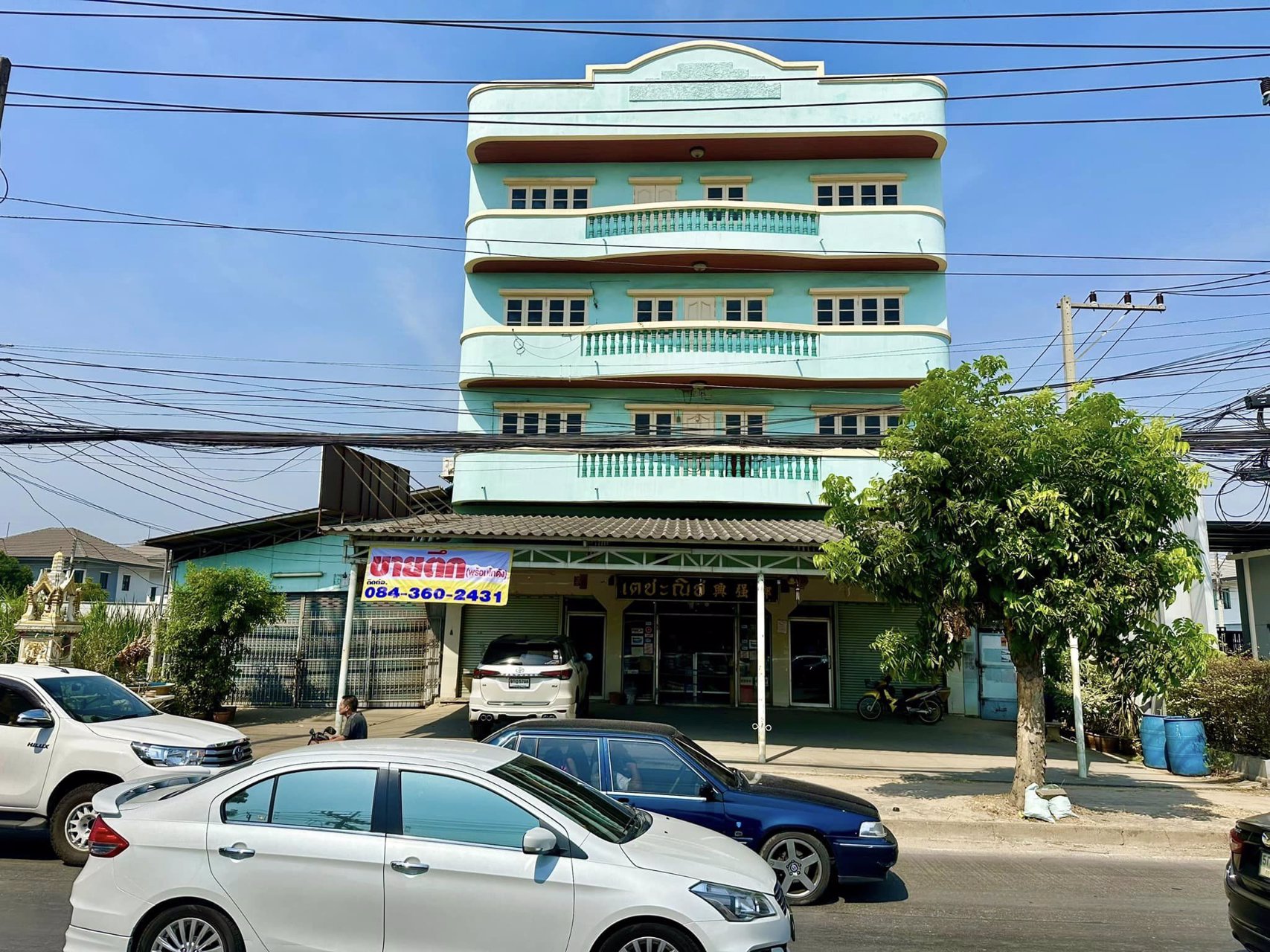 ขายตึก-4-ชั้นครึ่ง-ทำเลทอง-ติดถนนลำลูกกา