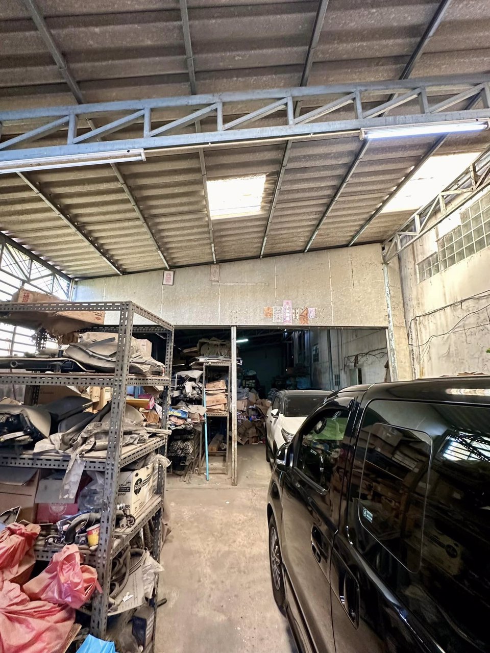 ขายตึก-4-ชั้นครึ่ง-ทำเลทอง-ติดถนนลำลูกกา