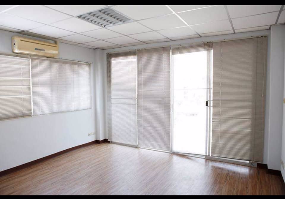 ขายหรือให้เช่าโกดังสินค้า-ใจกลางเมืองพัทยาทำเลดี-ย่านธุรกิจ-ใ-ห้-เ-ช่-า-ร-ะ-ย-ะ-ย-า-ว