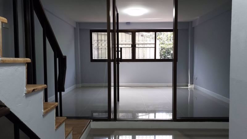 ตึกแถวให้เช่าที่กรุงเทพนะครับ-ตรงข้ามโชคชัย-4-แหล่งชุมชน-ธุรกิจ-ในราคาถูกๆ