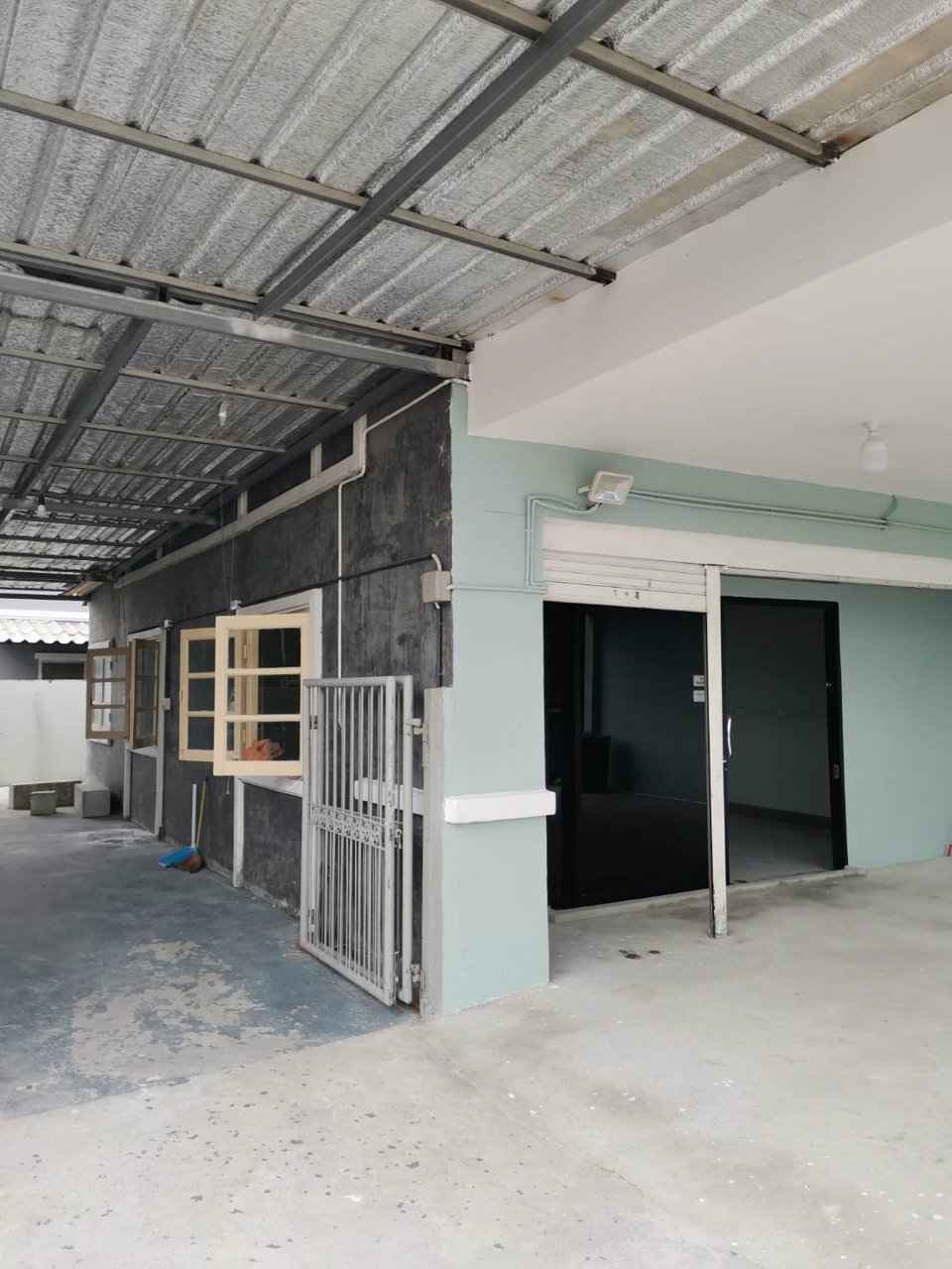 ให้เช่าอาคารพาณิชย์-2-ชั้น-35-ตรว-หลังมุม-ติดถนนใหญ่-หมู่บ้านพฤกษา-18-1-บางใหญ่-นนทบุรี