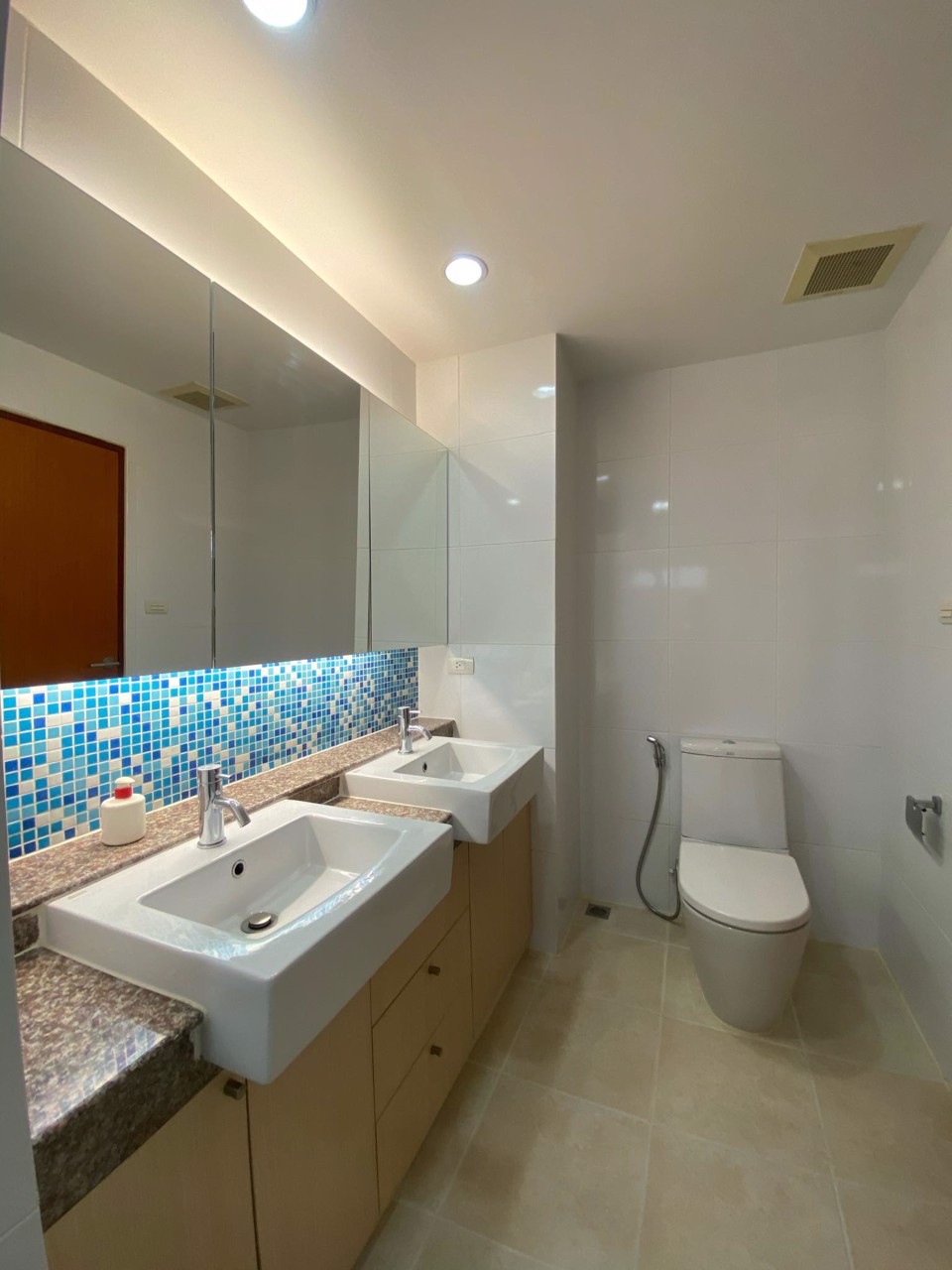 โปรโมชั่น-covid-ลดแหลก-ให้เช่าคอนโดเรสซิเด้นท์52-พื้นที่-99-ตรม-แบบ-3-นอน-3-น้ำ-ใกล้-btsอ่อนนุช